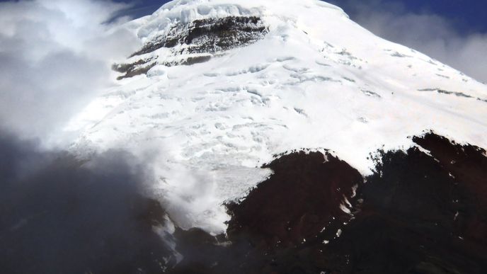 Sopka Cotopaxi je dodnes vulkanicky aktivní. Od roku 1738 je zaznamenáno přes padesát erupcí.