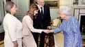 S britskou královnou Alžbětou II. v Buckinghamském paláci v Londýně v roce 2017