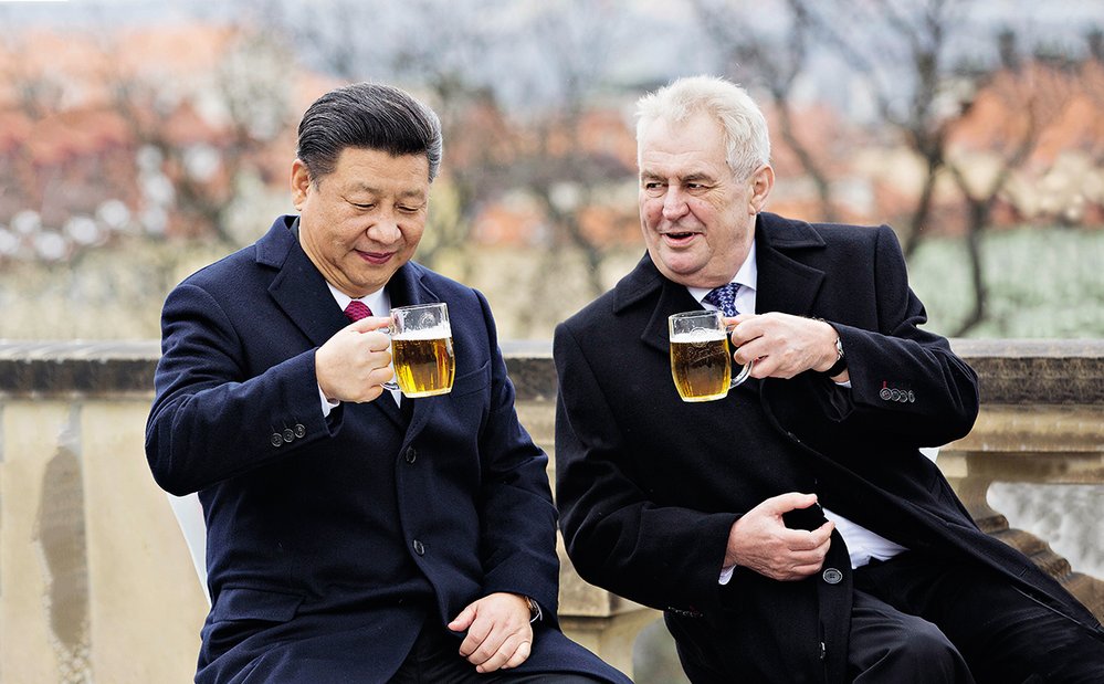 S čínským prezidentem Si Ťin-pchingem v Praze v roce 2016