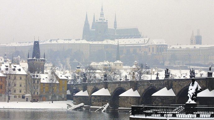 Unikátní záběry dvouminutového zasněžení hlavního města