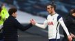 Ryan Mason (vlevo) a Gareth Bale (vpravo) po zápase se Southamptonem