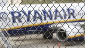 Sedm odborových svazů palubního personálu irské nízkonákladové letecké společnosti Ryanair v pěti evropských zemích hodlá 28. září uskutečnit 24hodinovou stávku.