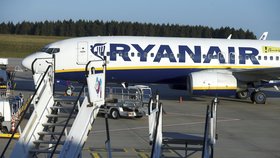 Očkované cestující nepustili bez testu v Praze do letadla Ryanair