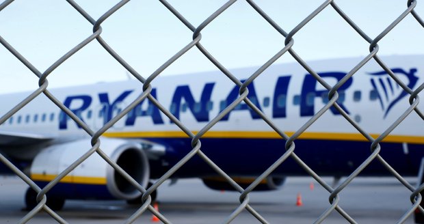 Stávka pilotů Ryanairu zrušila v Německu 150 letů. Lidé mají dostat peníze hned zpět