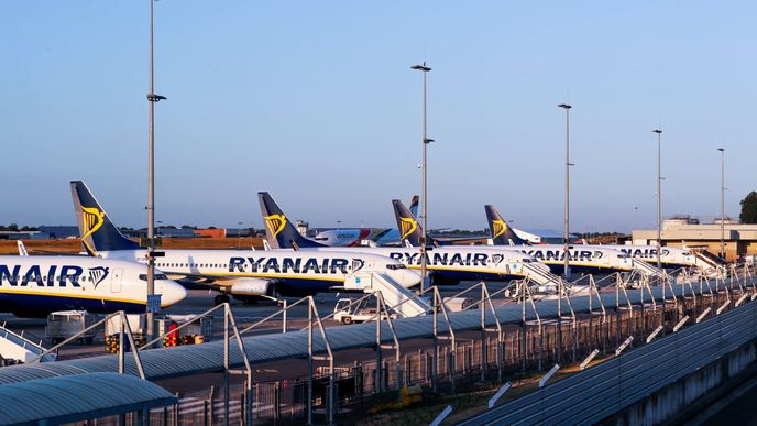 Piloti irské nízkonákladové letecké společnosti Ryanair dnes stávkují