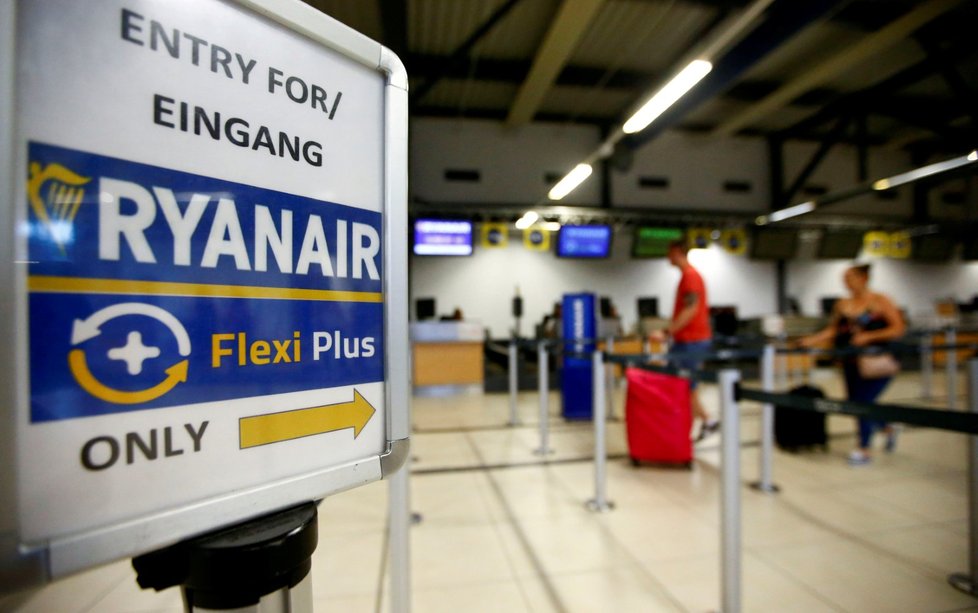 Piloti irské nízkonákladové letecké společnosti Ryanair v několika evropských zemích pořádají 24hodinovou stávku.