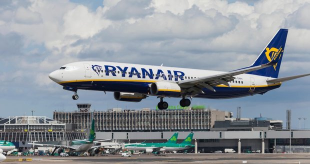 Letadlo společnosti Ryanair.