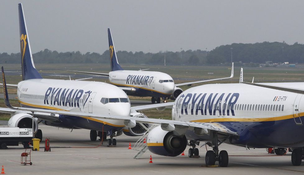 Piloti letecké společnost Ryanair v Německu stávkují, došlo ke zrušení 150 letů (12.9. 2018).