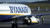 Nekonečný příběh: Ryanair čeká další stávka. Protestovat budou letušky a stevardi 