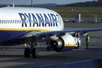 Nekonečný příběh: Ryanair čeká další stávka. Protestovat budou letušky a stevardi