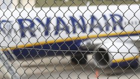 Během letu společnosti Ryanair zkolabovali čtyři cestující (ilustrační foto)