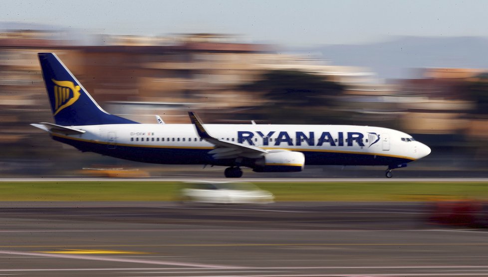 Piloti letecké společnost Ryanair v Německu stávkují, došlo ke zrušení 150 letů (12.9. 2018).