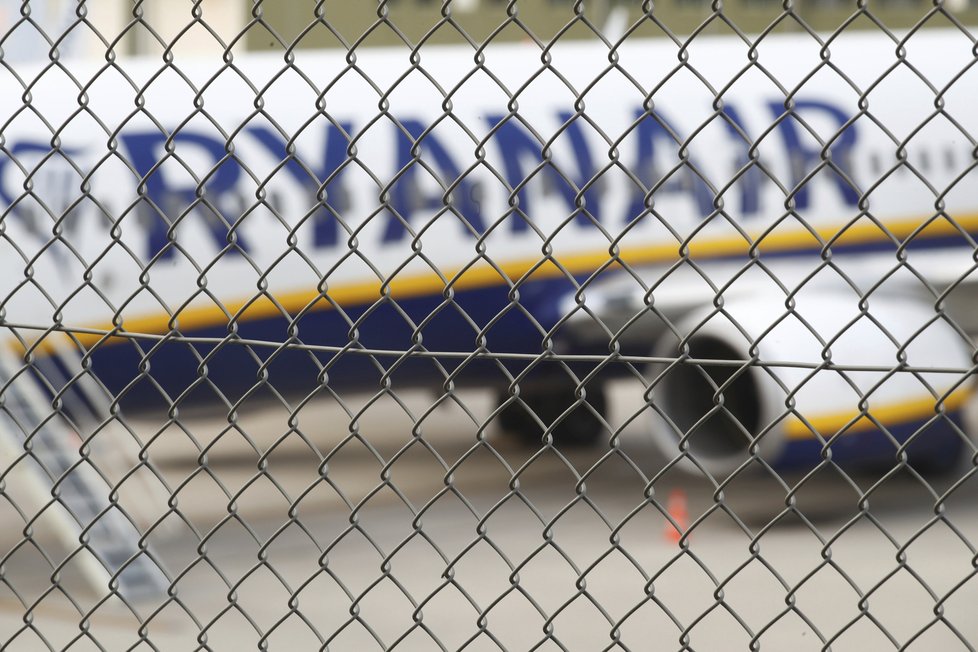 Piloti letecké společnost Ryanair v Německu stávkují, došlo ke zrušení 150 letů (12. 9. 2018).