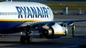 Ryanair, nízkonákladová letecká společnost, chce dohodu o snížení platů
