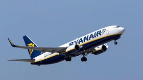 Letadlo společnosti Ryanair muselo nouzově přistát v Německu kvůli poklesu tlaku (ilustrační foto)