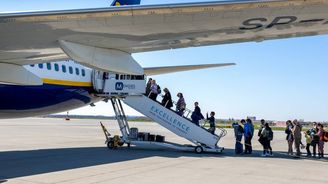 Levné létání dostane tvrdou ránu. Šéf Ryanairu varuje před historickým zdražením letenek Levné létání dostane tvrdou ránu. Šéf Ryanairu varuje před historickým zdražením letenek