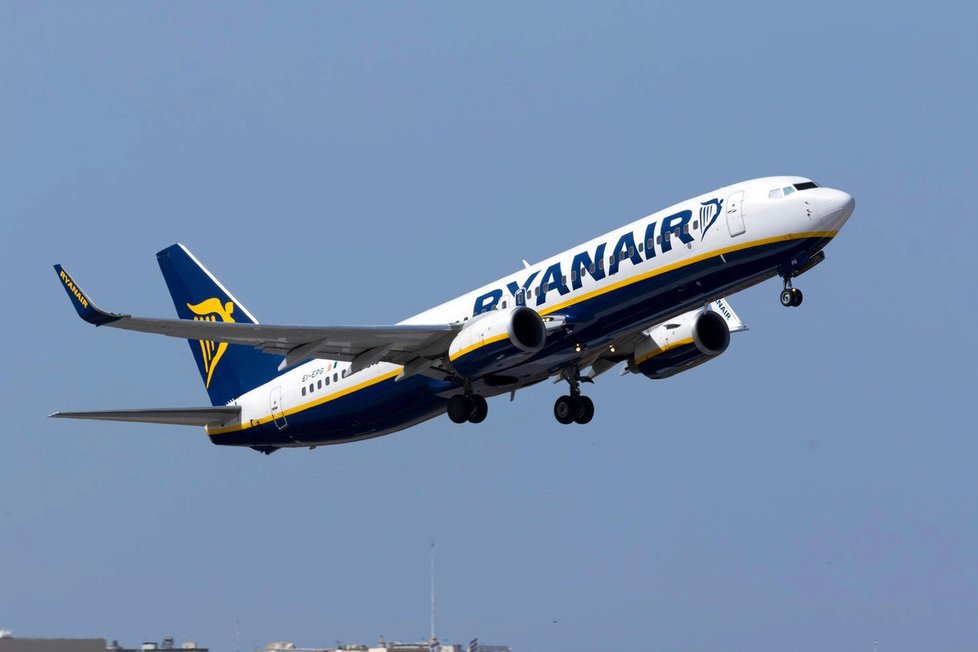 Ryanair byl na přelomu roku nucen kvůli nedostatku pilotů zrušit tisíce letů.