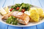 Rybí maso obsahuje hodně bílkovin a omega 3 mastných kyselin. Jenže kromě toho mají v sobě některé také rtuť a toxiny.