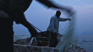 Malárie, piráti a malé výdělky aneb Těžký život rybářů na jezeře Kivu