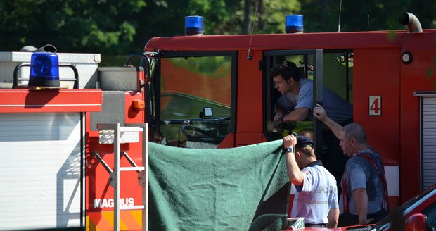 Hasiči při výjezdu k požáru přejeli desetiletého chlapečka: Skončil v kritickém stavu v nemocnici