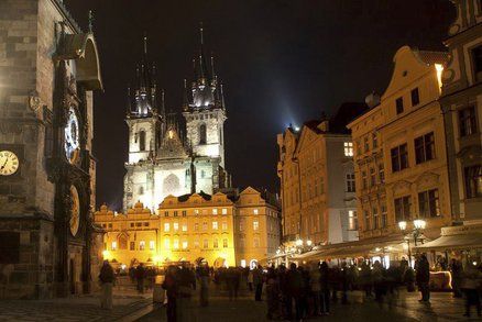 Pražské kostely počítají i s turisty. Na vánočních mších zazní angličtina nebo italština