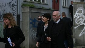Pavel Rychetský na pohřbu Otakara Motejla (2010)
