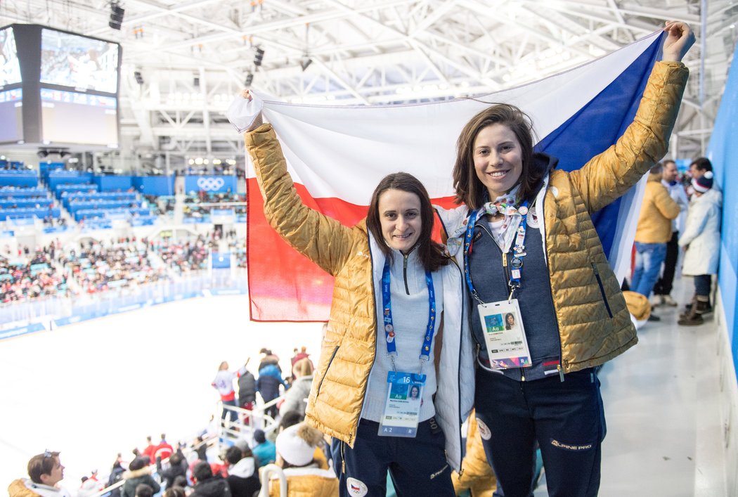 2018. Martina Sáblíková se společně s Evou Samkovou zašla na olympiádě v Pchjončchangu podívat na hokej.