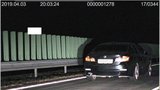 Řidič bavoráku jel na Hradecku přes 200 km/h: Při předjíždění ho potkala smůla 