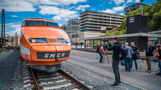 Robert Malecký: Krasojízda muzejního TGV paroduje „české šunky“