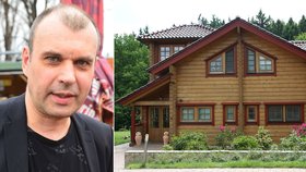 Herec Petr Rychlý (48) prodává svůj vysněný dům za necelých 12 milionů korun. Donutily ho k tomu jeho děti.
