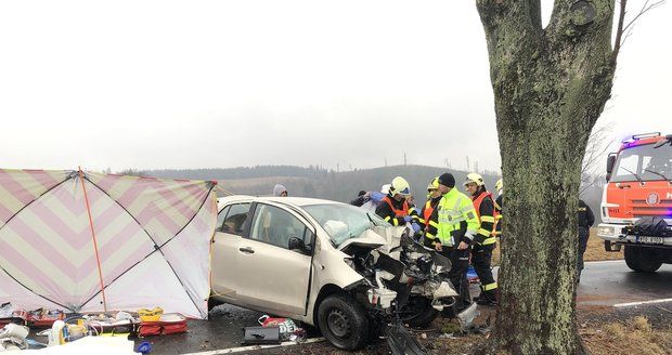 Tragédie u Rýmařova: Při nehodě zemřelo dítě!