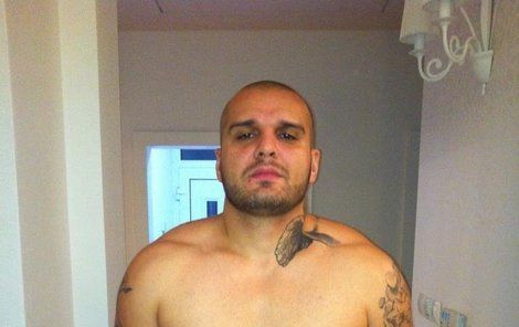 Patrik Vrbecký alias Rytmus ukázal své tělo i tetování.