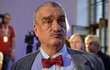 Karel Schwarzenberg (75)  má veselou přítelkyni.