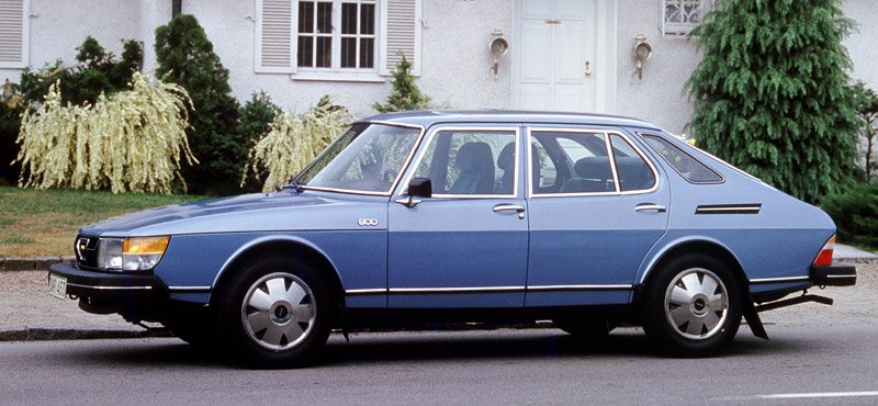 Saab 900