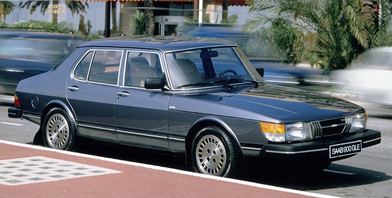 Saab 900