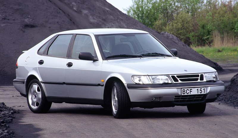 Saab 900