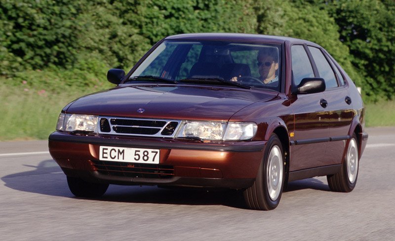 Saab 900