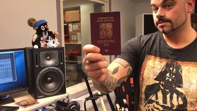 Švédský slavík Joakim Brodén vyučuje metalem. „Dějepis je na ho*no“