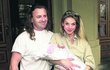 2002  S rockerem Pepou Vojtkem a dcerkou Valentýnou.