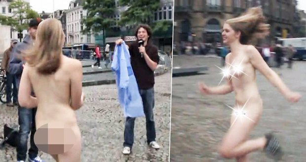 Mladá Nizozemka se proběhla nahá pro amsterdamském náměstí Dam.