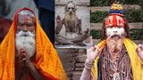 Živí mrtví: Indické svaté muže považují úřady za zesnulé, dokonce se účastní svých pohřbů