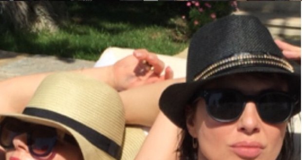 Herečka Sadie Frost se slunila na plážích v Turecku.