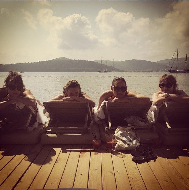 Sadie Frost s kamarádkami v Turecku