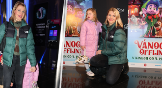 Lucie Šafářová vyvedla děti do kina: Stydliví andílci na červeném koberci Lucie Šafářová vyvedla děti do kina: Stydliví andílci na červeném koberci