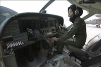 Uprchlice se stala vojenskou pilotkou: Chceme víc žen v armádě, říká Afghánistán