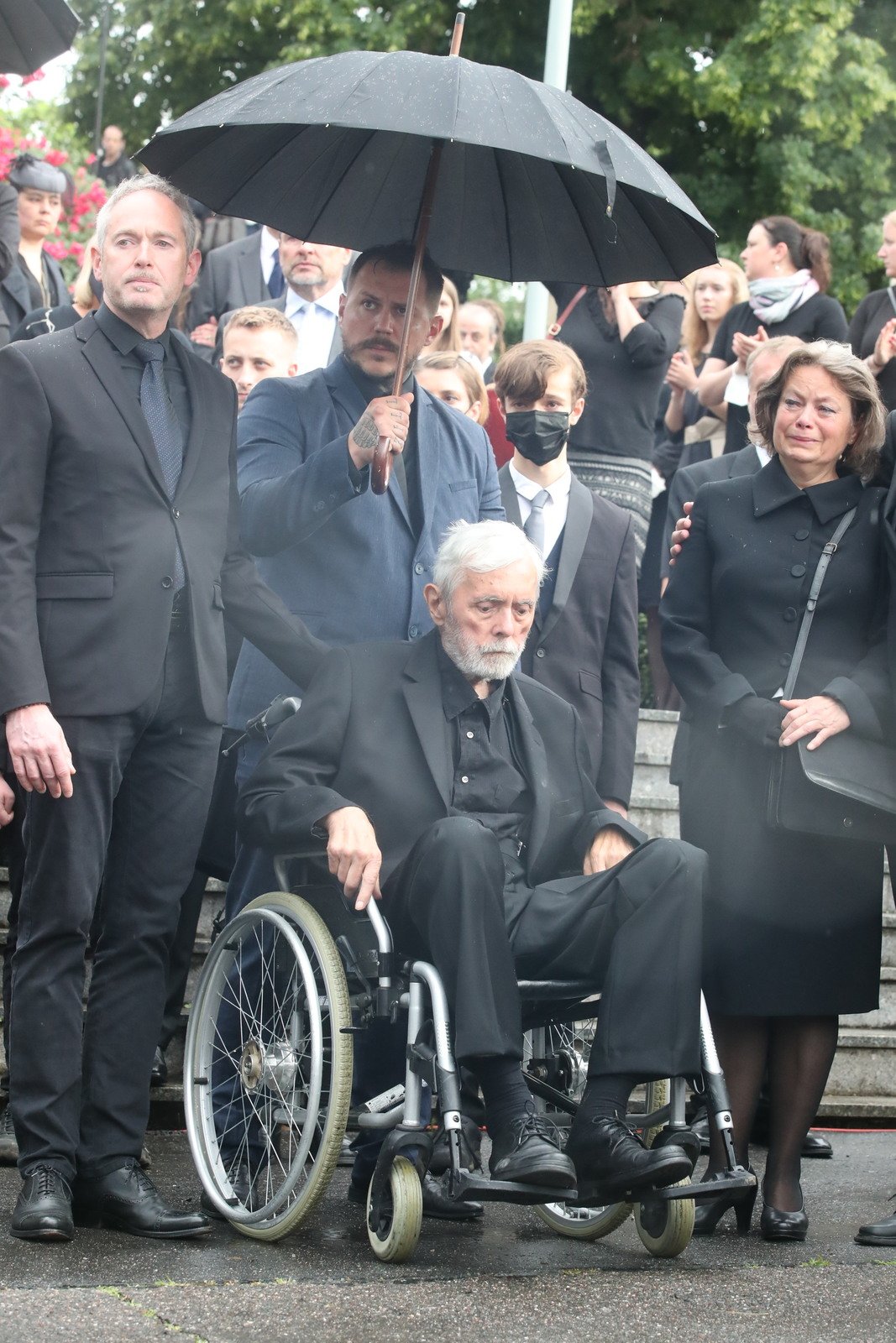 Poslední rozloučení s Libuškou Šafránkovou - vdovec Josef Abrhám