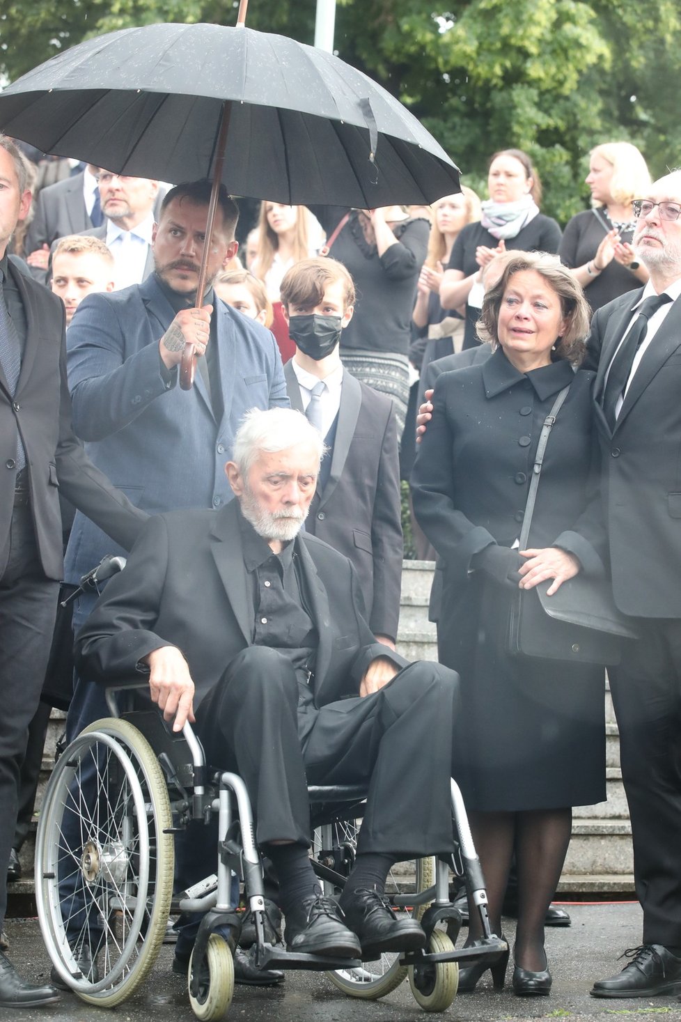 Poslední rozloučení s Libuškou Šafránkovou: Vdovec Josef Abrhám