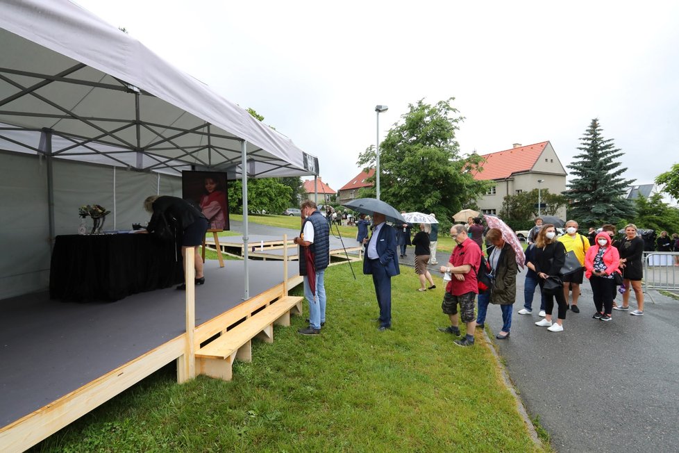 Poslední rozloučení s Libuškou Šafránkovou.