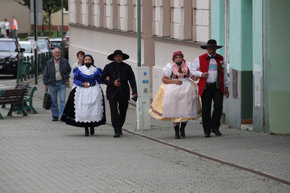 Veřejnost se loučí s Libuškou Šafránkovou ve Šlapanicích u Brna.