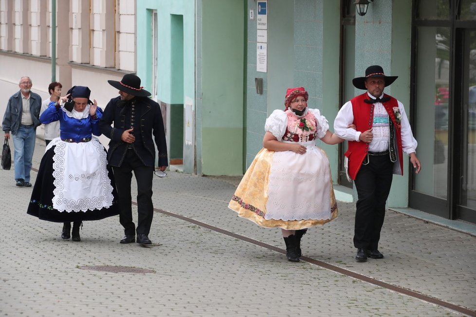 Veřejnost se loučí s Libuškou Šafránkovou ve Šlapanicích u Brna.